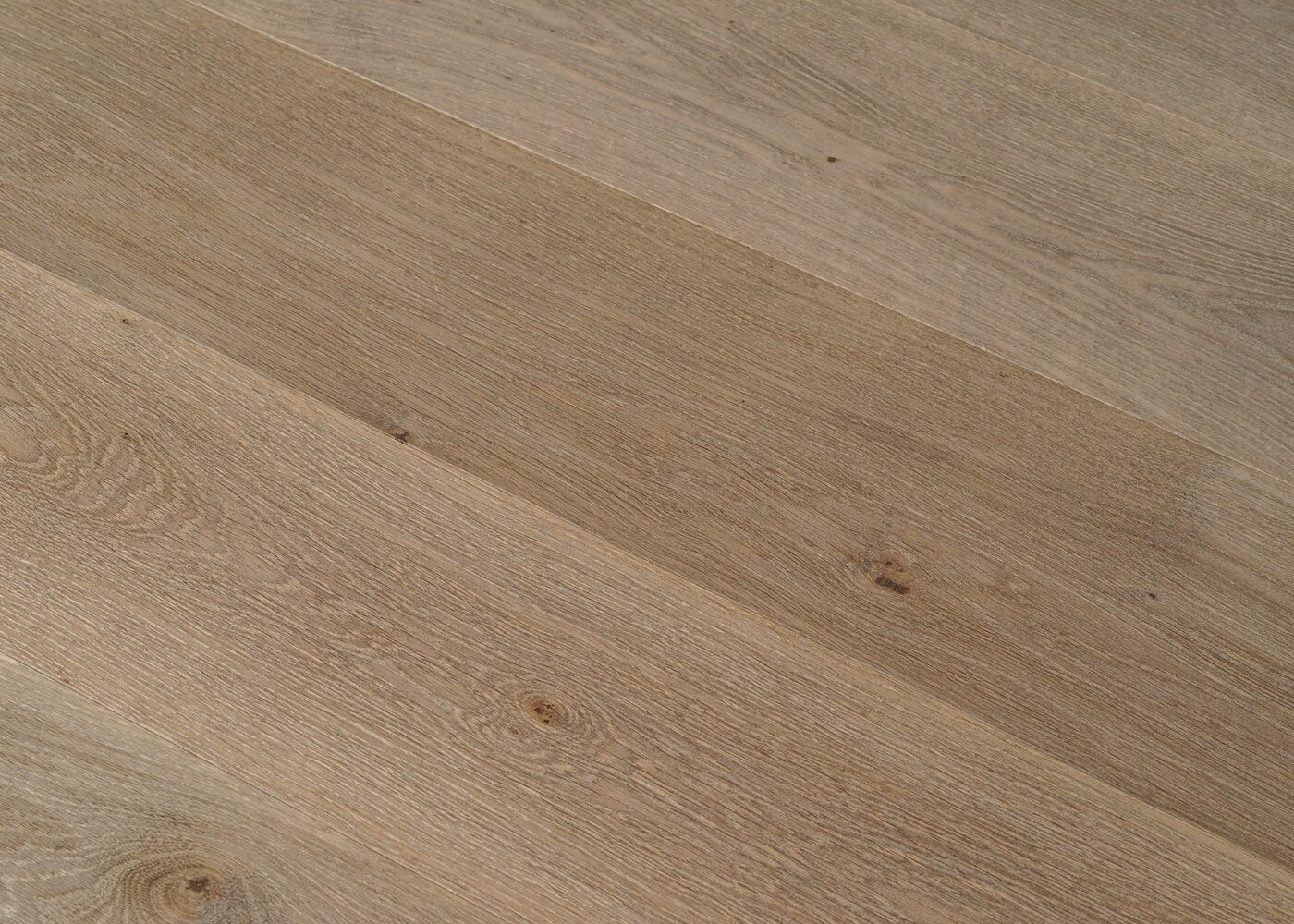 Parquet chêne contrecollé CALABRE brossé huile UV Matière support HDF 12x122x1190