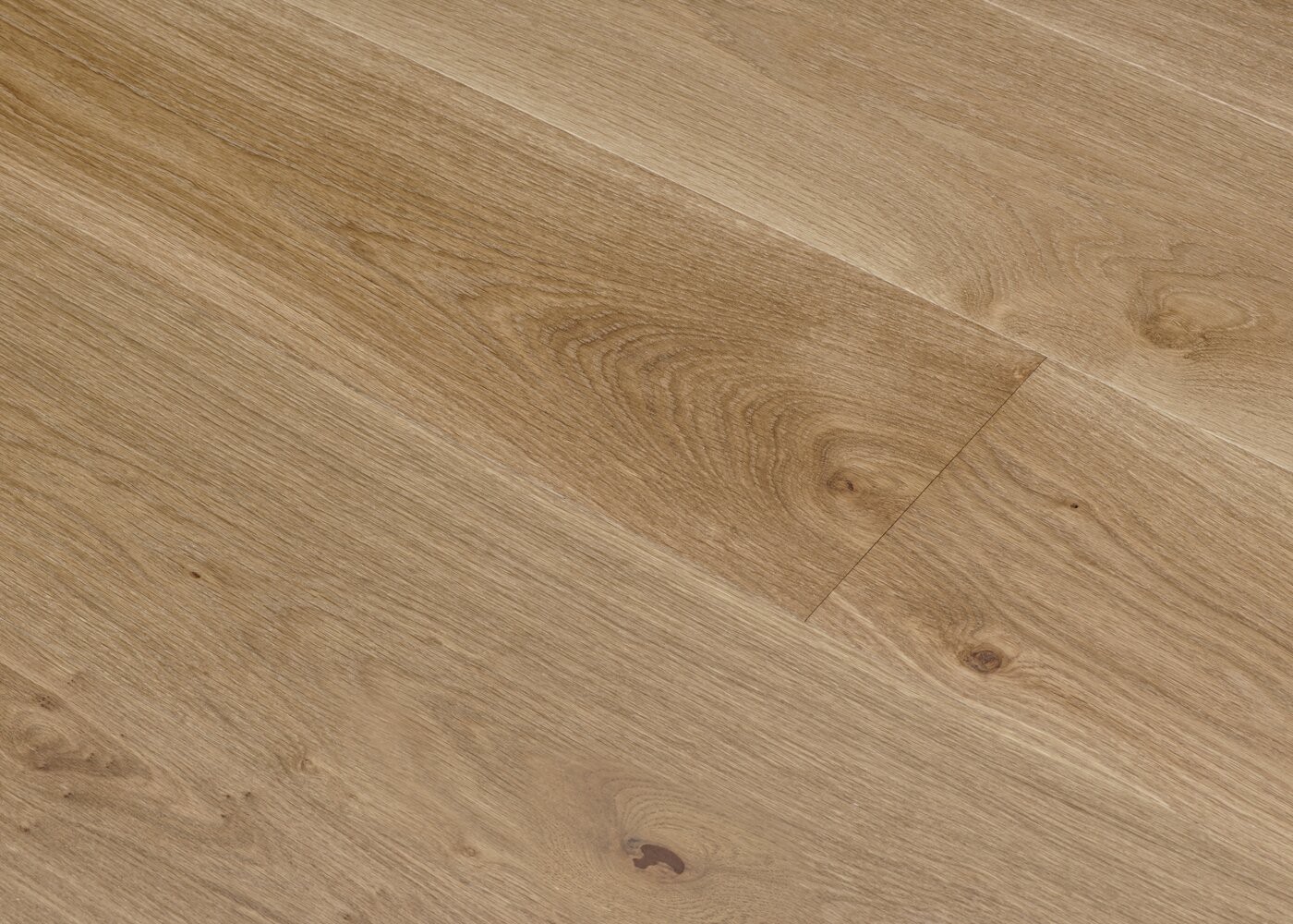 Parquet chêne contrecollé BUZENVAL brossé huile UV Matière support HDF 12x122x1190