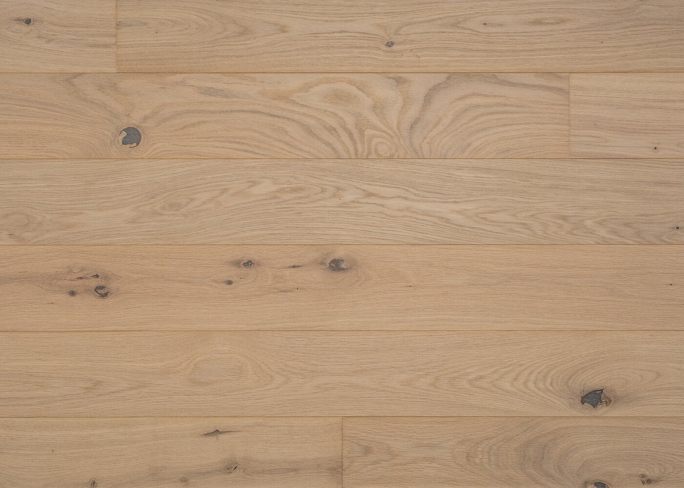 Parquet chêne contrecollé BOTZARIS brossé huile UV Matière support HDF 12x122x1190