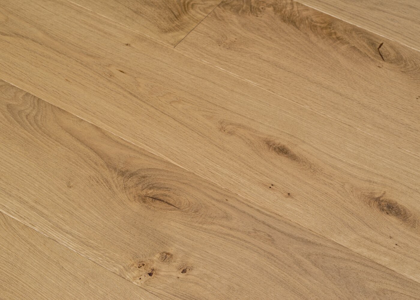 Parquet chêne contrecollé WAGRAM brossé huile UV Matière support HDF 12x122x1190