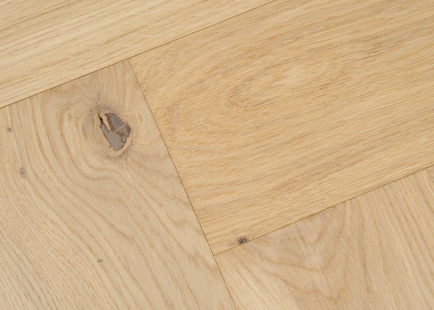 Parquet chêne contrecollé PALAIS ROYAL brossé vernis mat Bâton Rompu Matière Grand Traffic 14x139x800