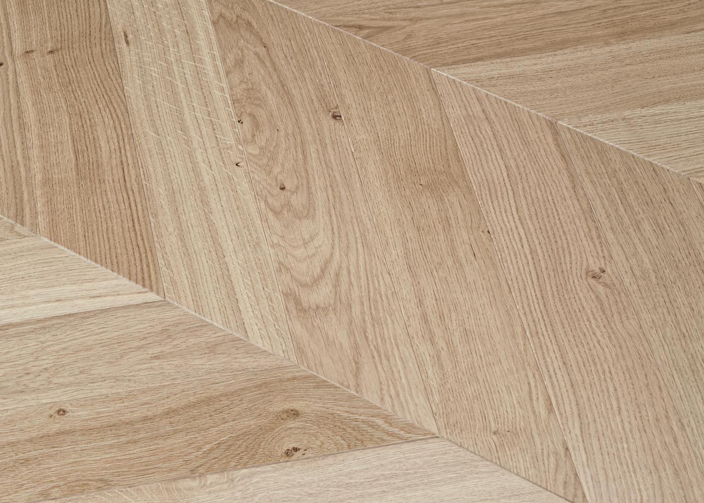 Parquet chêne contrecollé MIROMESNIL huile UV Point de Hongrie Matière 14x90x589(PàP)