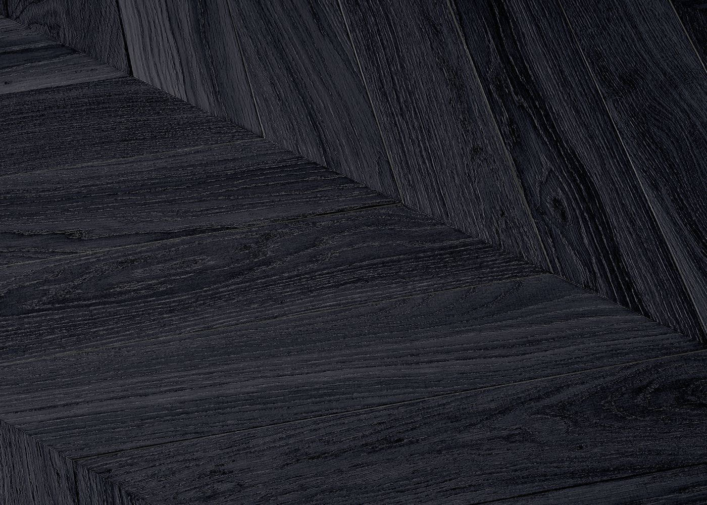Parquet chêne contrecollé NOIR COUVRANT vernis mat Point de Hongrie 45° Elégance 15x100x600 (PàT)