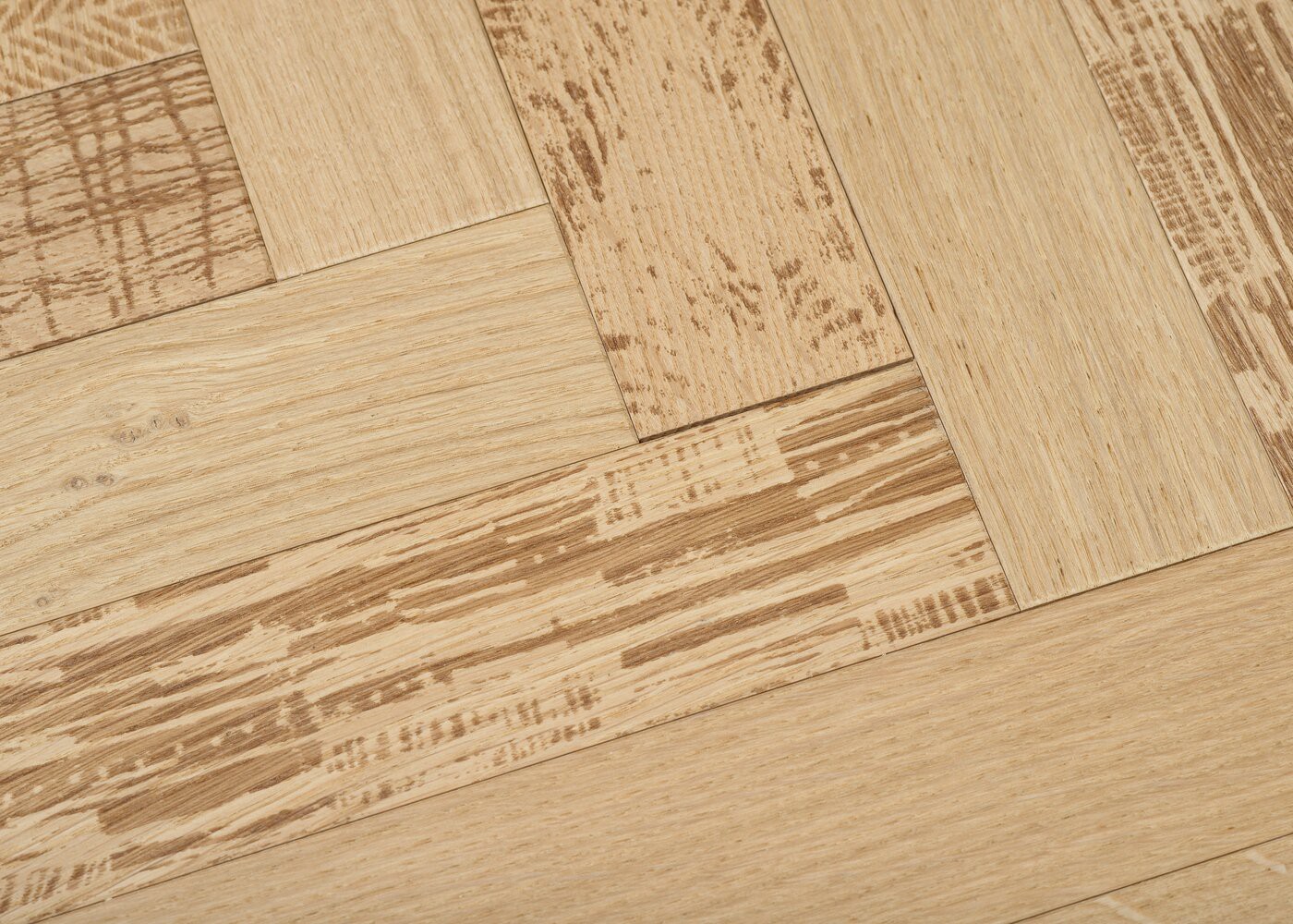 Parquet chêne contrecollé EMPREINTE BATIK Bâton Rompu PRBis support CP 12.5x55x590