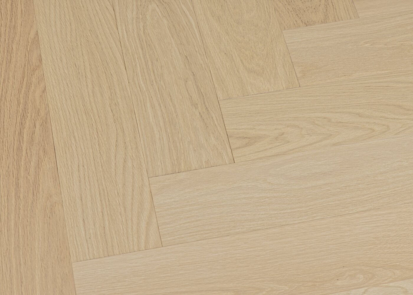 Parquet chêne contrecollé LECCE Bâton Rompu brossé vernis mat Select support HDF 12x92x610