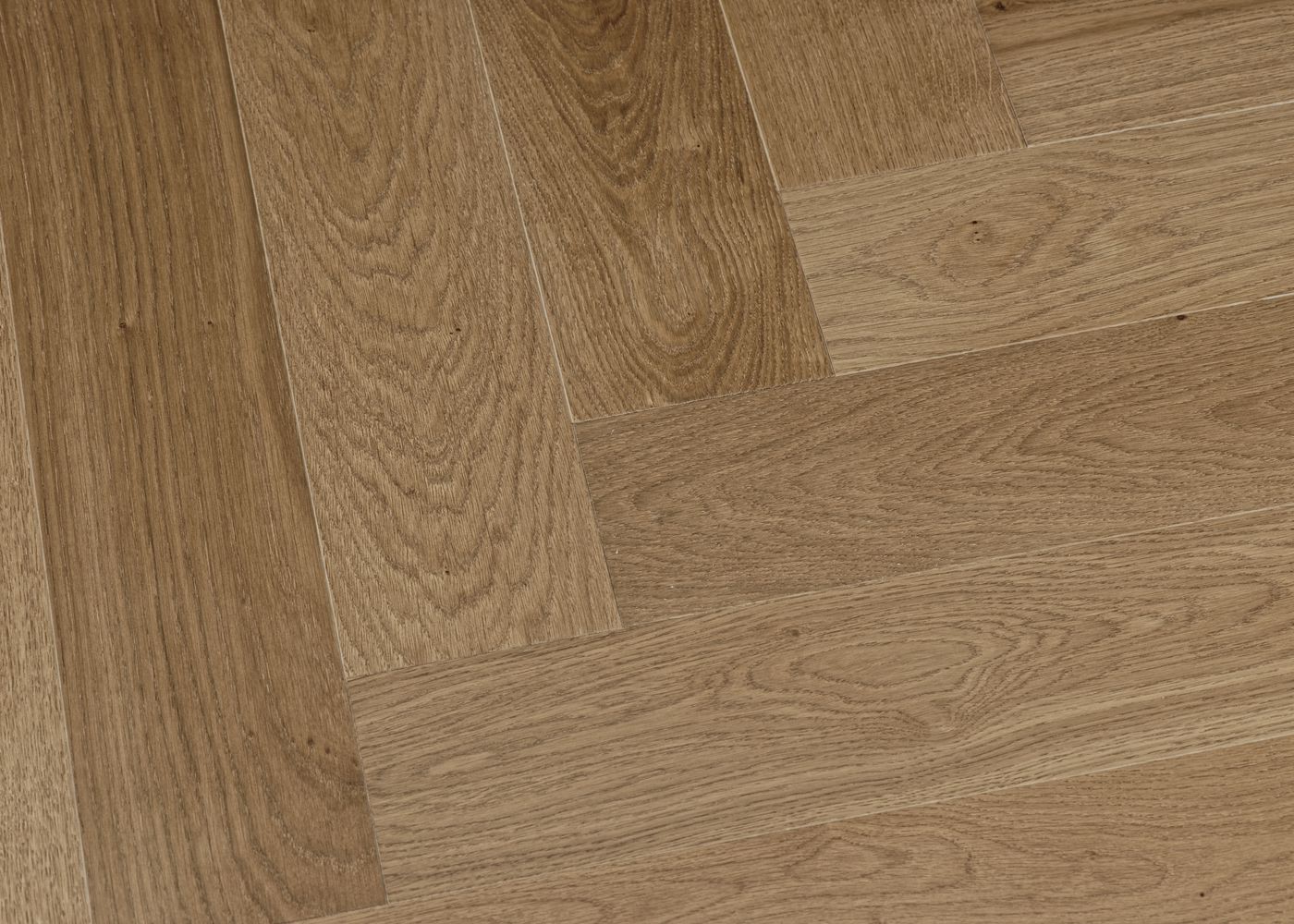 Parquet chêne contrecollé NOCI Bâton Rompu brossé vernis mat Select support HDF 12x92x610