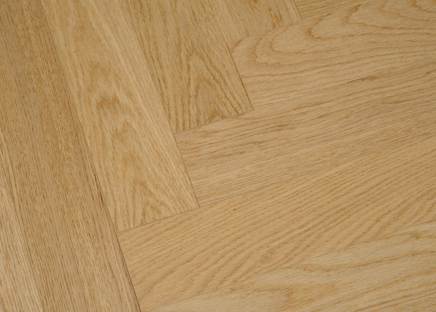 Parquet chêne contrecollé SOLENZARA Bâton Rompu brossé vernis mat Select support HDF 12x92x610