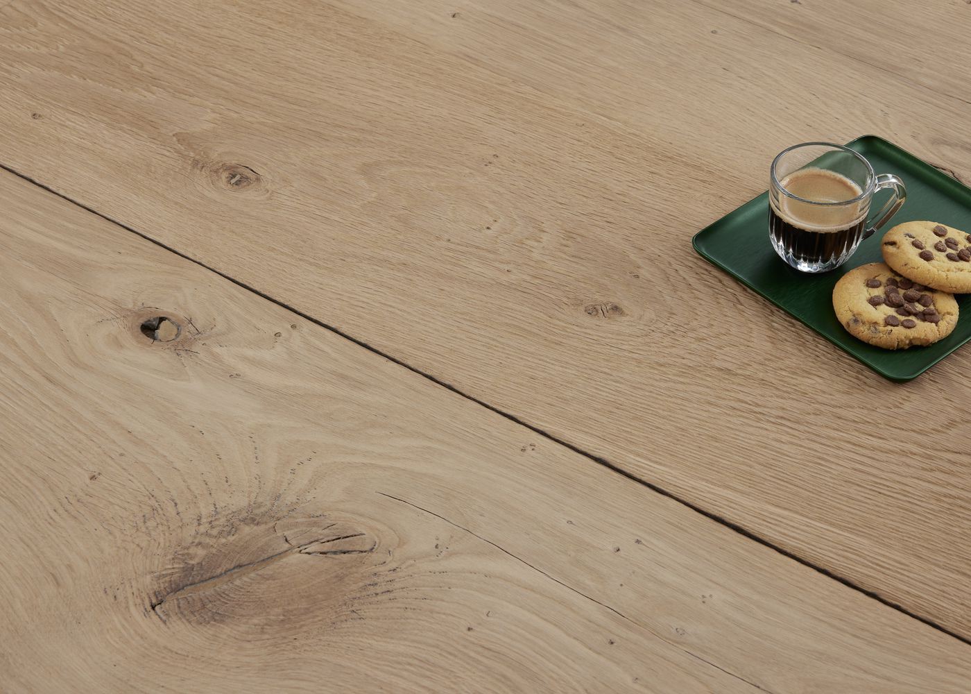 Plancher chêne contrecollé rives abimées campagne usé déformé et brossé intense huilé aqua Bergen 20x220/260/300x500-2700