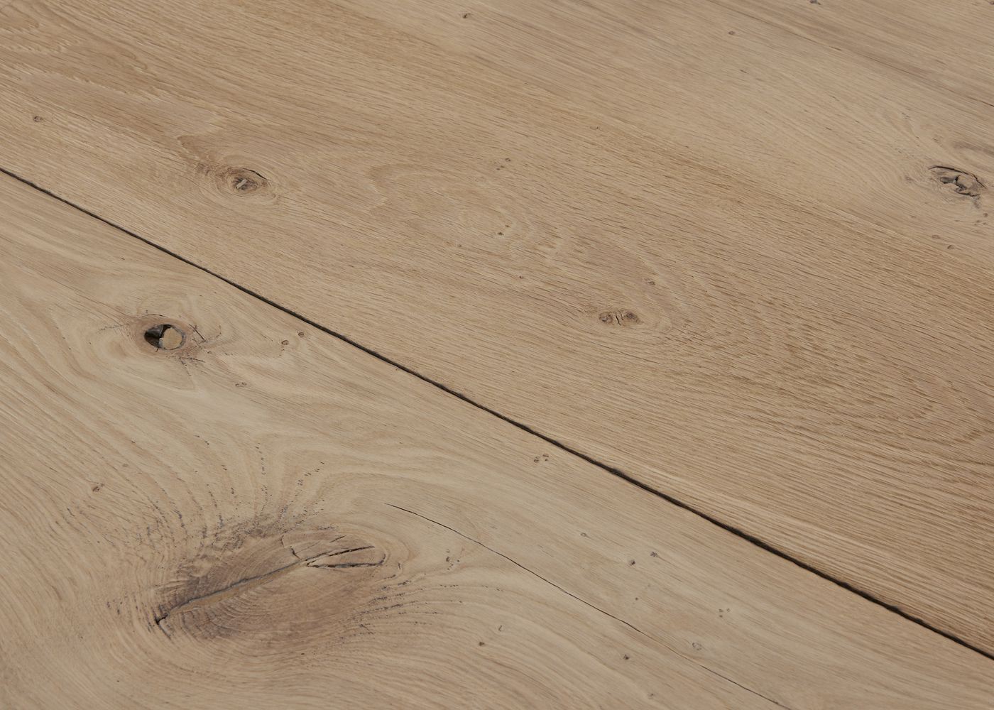 Plancher chêne contrecollé rives abimées campagne usé déformé et brossé intense huilé aqua Bergen 20x220/260/300x500-2700