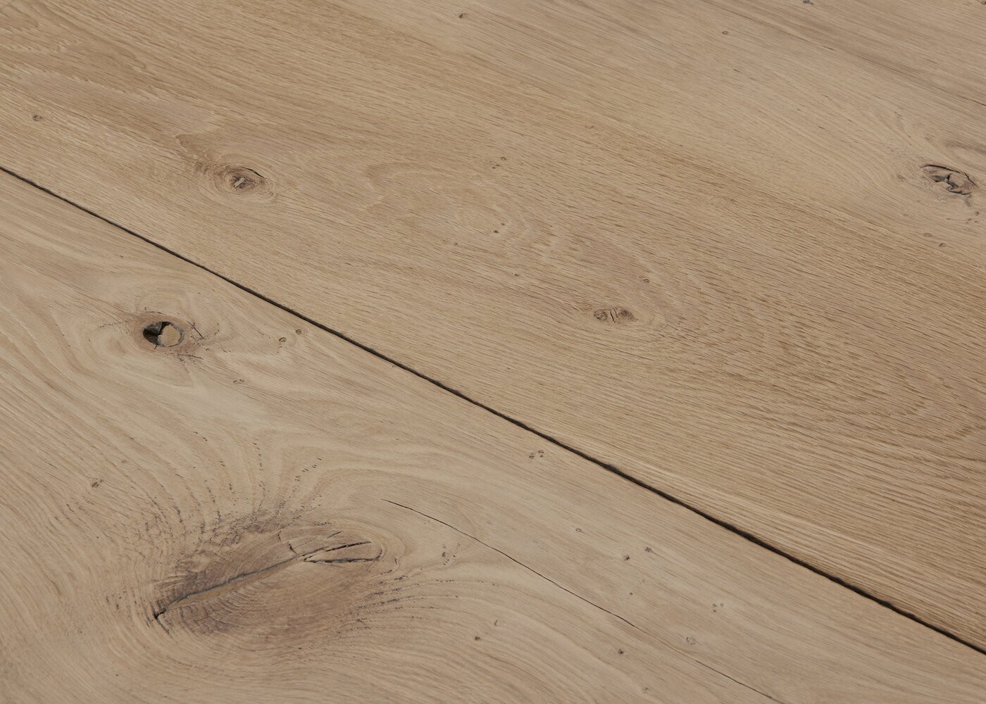Plancher chêne contrecollé rives abimées campagne usé déformé et brossé intense huilé aqua Bergen 20x220/260/300x500-2700