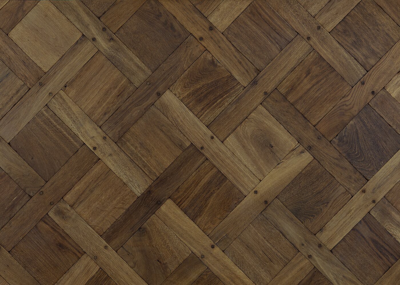 Parquet chêne contrecollé DUBLIN vieilli Versailles sans cadre huile cire 15mm et carrés de 160 & navettes de 65x390
