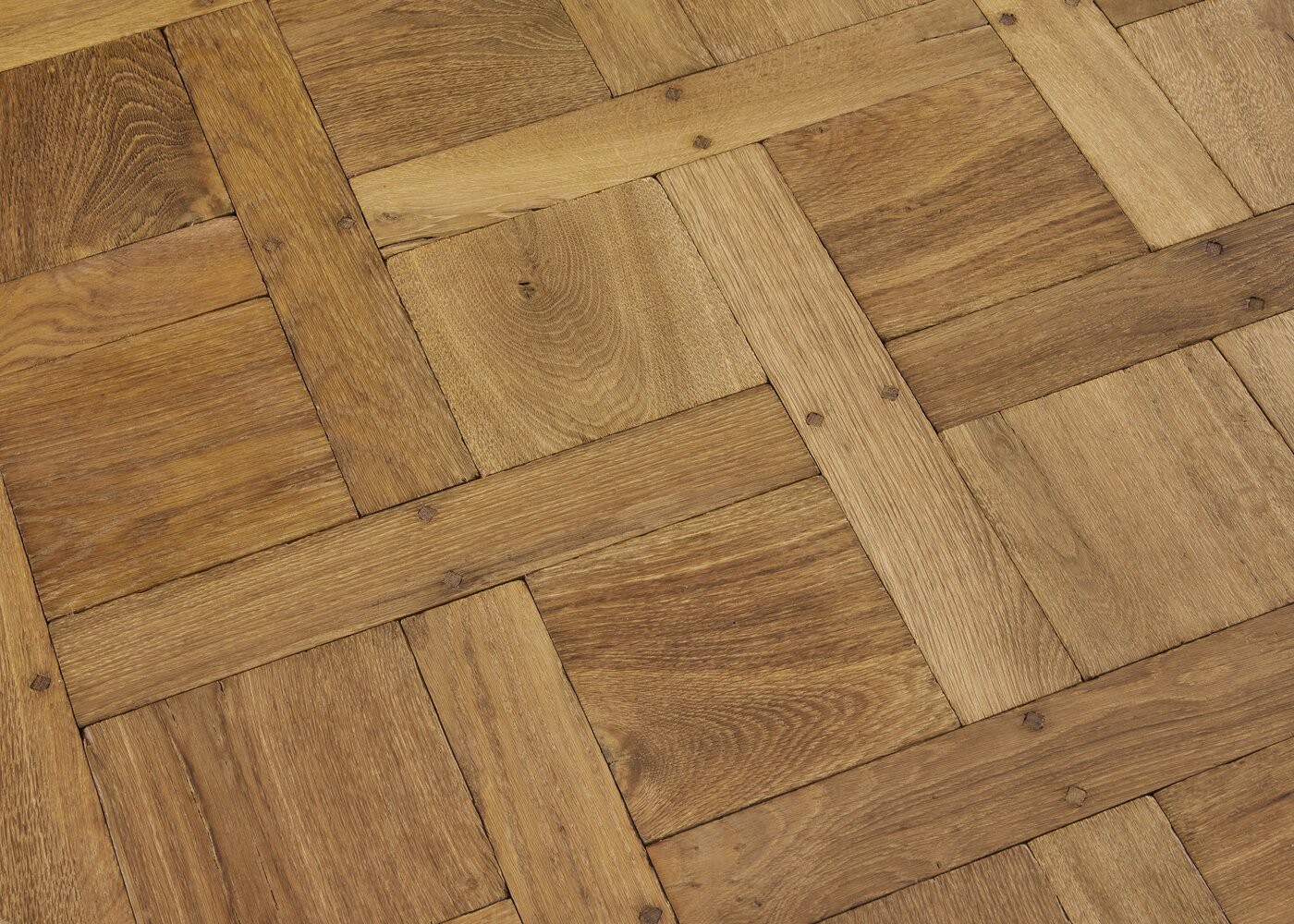 Parquet chêne contrecollé LIVERPOOL vieilli Versailles sans cadre huile aqua 15mm et carrés de 160 & navettes de 65x390