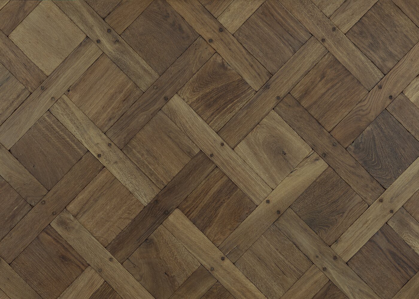 Parquet ch&ecirc;ne contrecoll&eacute; NEWPORT vieilli Versailles sans cadre huile aqua 15mm et carr&eacute;s de 160 & navettes de 65x390