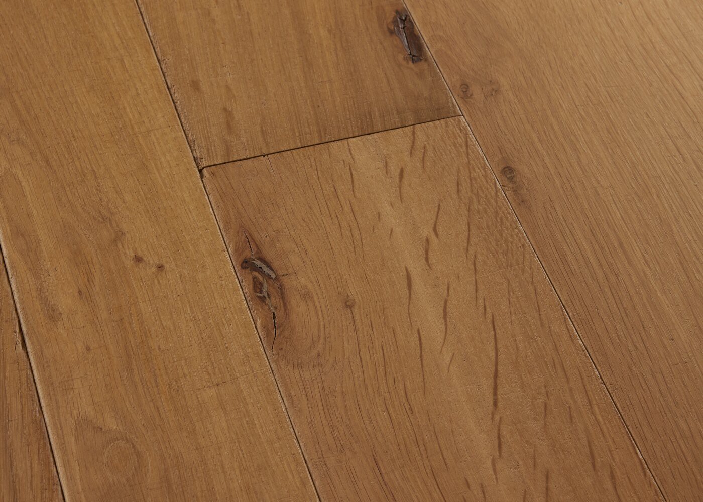 Parquet ch&ecirc;ne massif ORIENT &Eacute;l&eacute;gance vieilli accentu&eacute; 14x110x500-2000