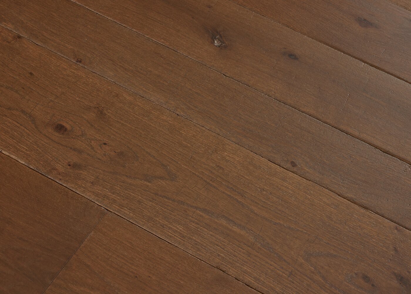 Parquet ch&ecirc;ne massif VEPRES &Eacute;l&eacute;gance vieilli accentu&eacute; 14x110x500-2000