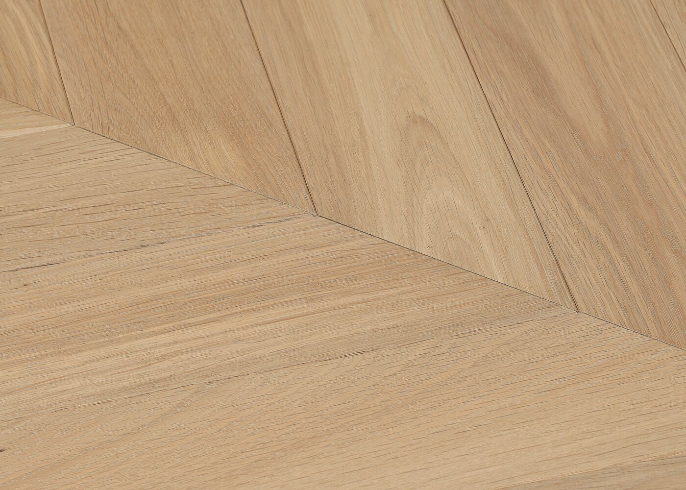 Parquet chêne contrecollé ERIE huile cire Point de Hongrie 45° Elégance 15x100x600 (PàT)