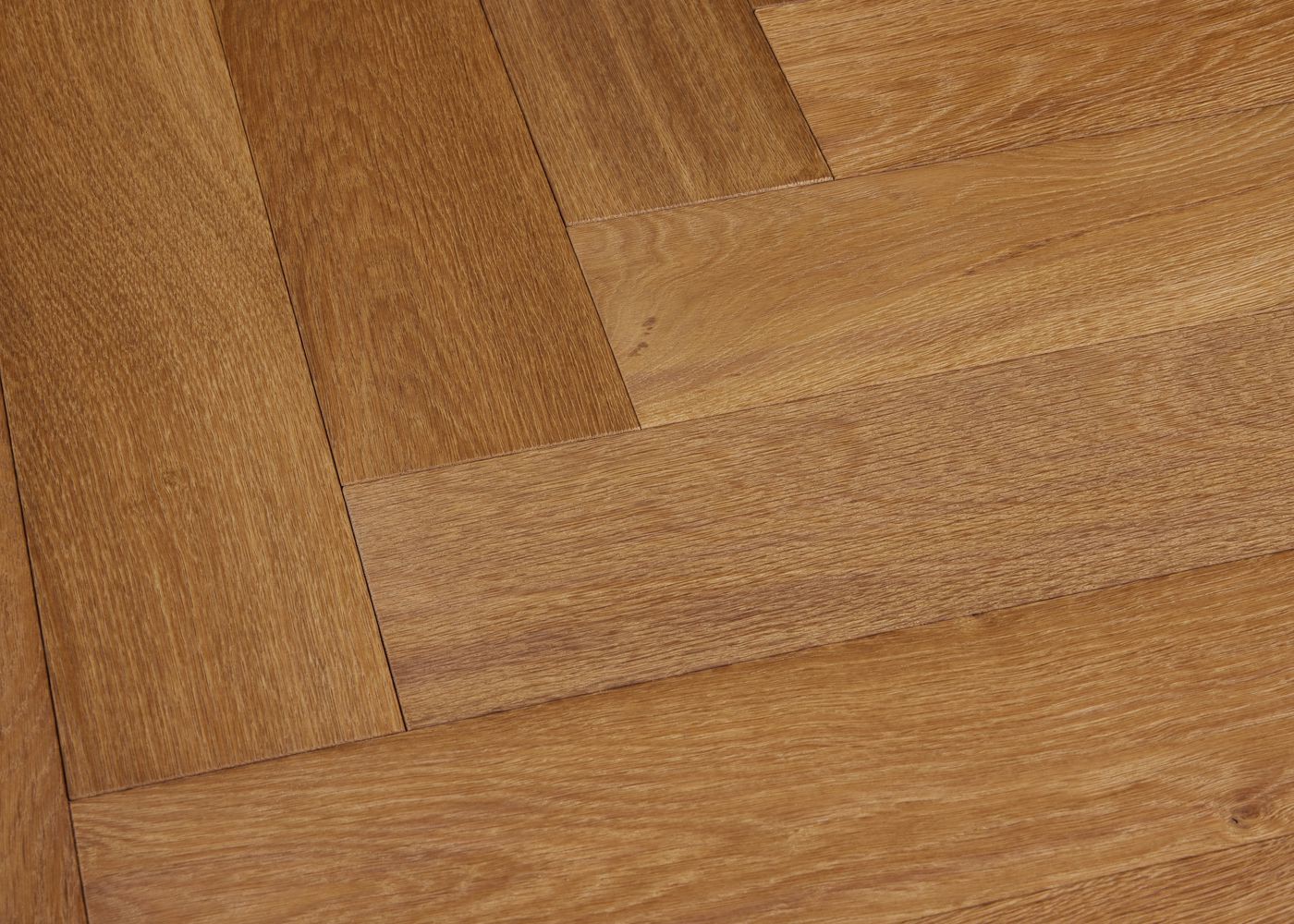 Parquet chêne massif SYRACUSE Bâton rompu brossé GO2 huile cire 15x120x720