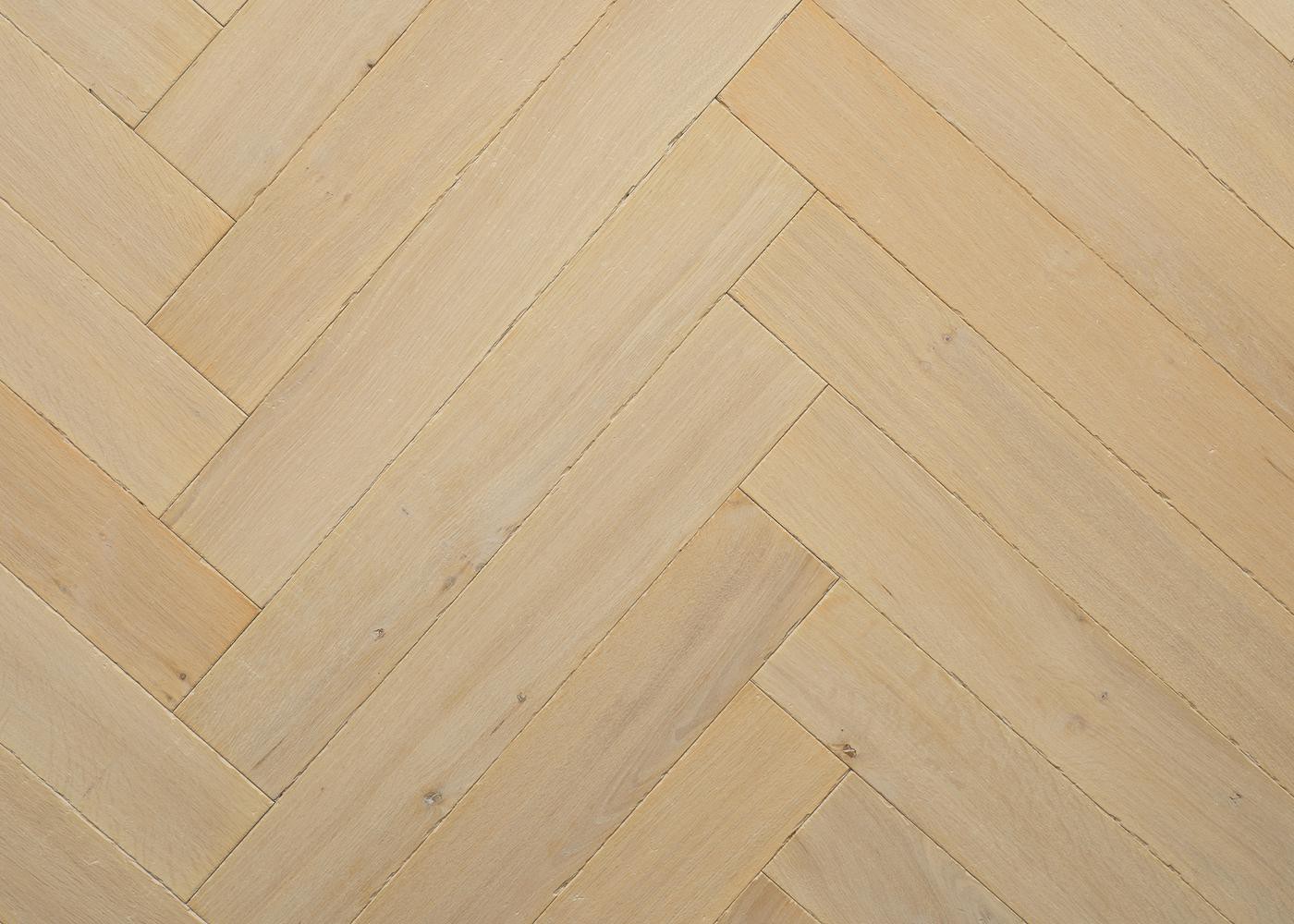 Parquet chêne massif PALMA Bâton rompu vieilli huile aqua 15x120x720