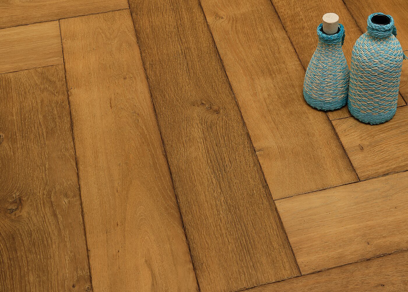 Parquet chêne massif SYRACUSE Bâton rompu vieilli huile cire 15x120x720