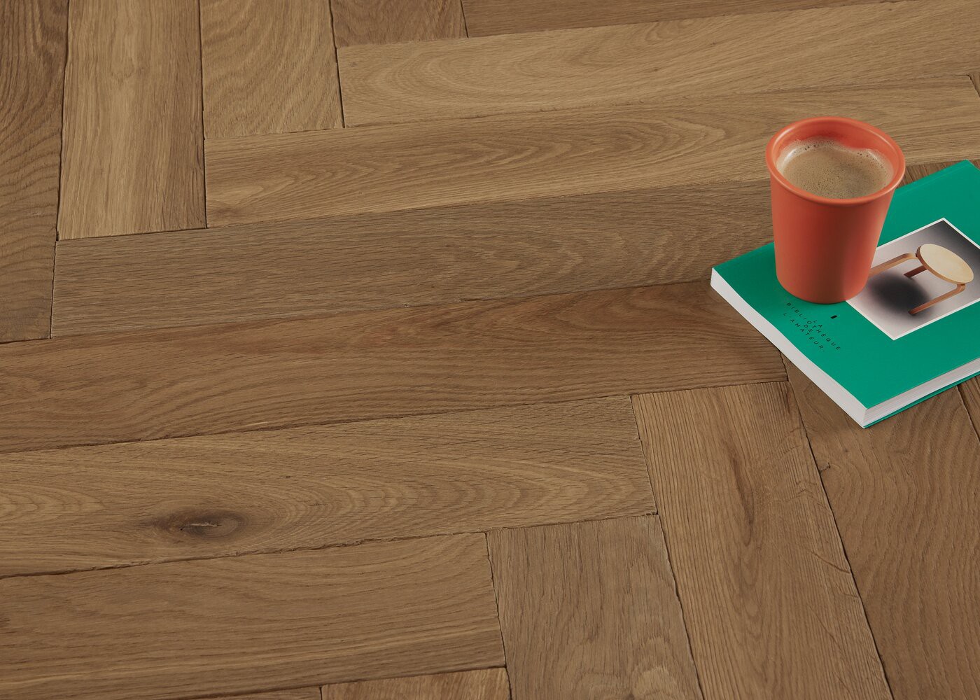 Parquet ch&ecirc;ne massif GASPARD B&acirc;ton rompu El&eacute;gance vieilli vernis aqua 14x110x600