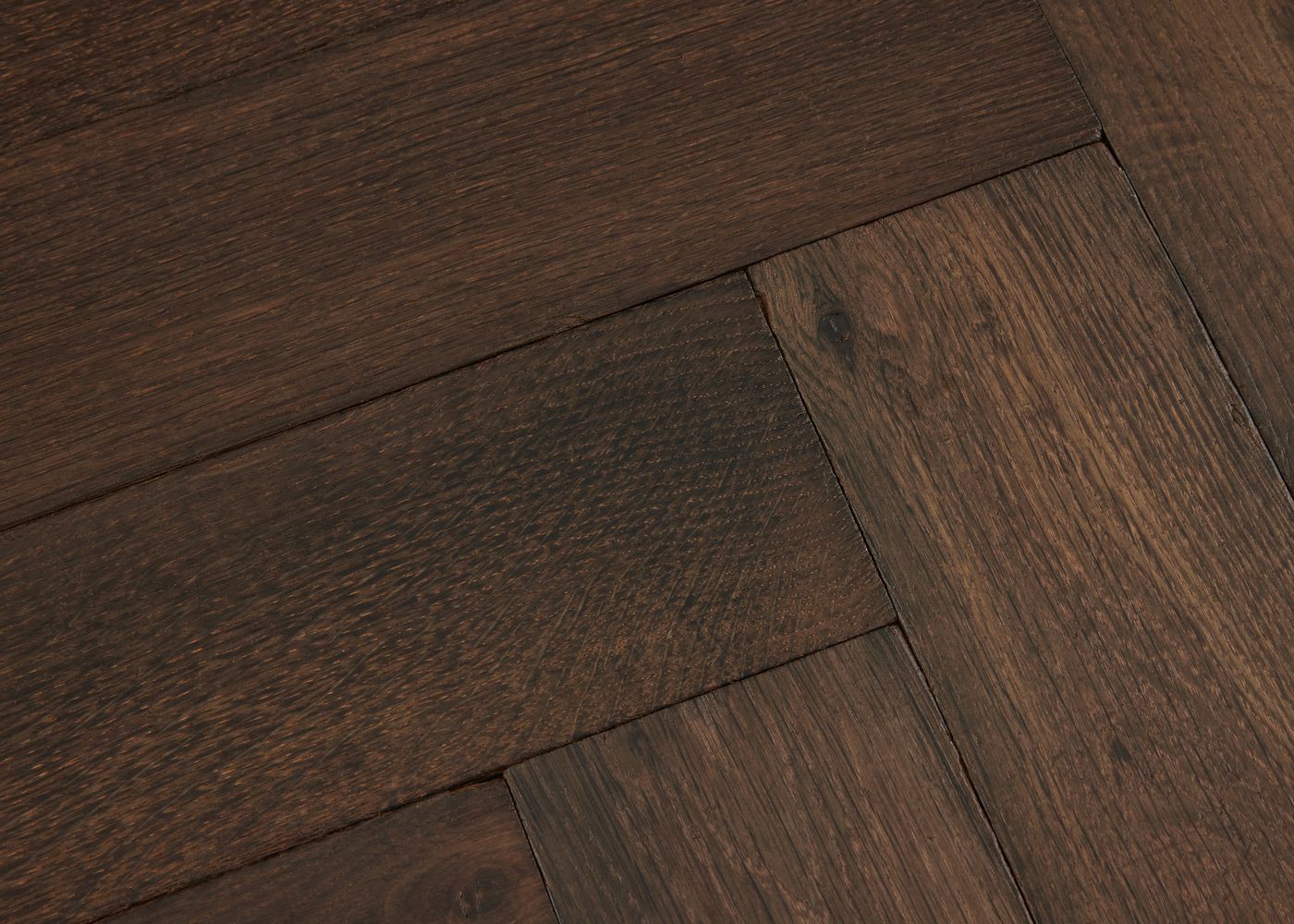 Parquet chêne massif GERONE Bâton rompu Elégance vieilli huile cire 14x110x600
