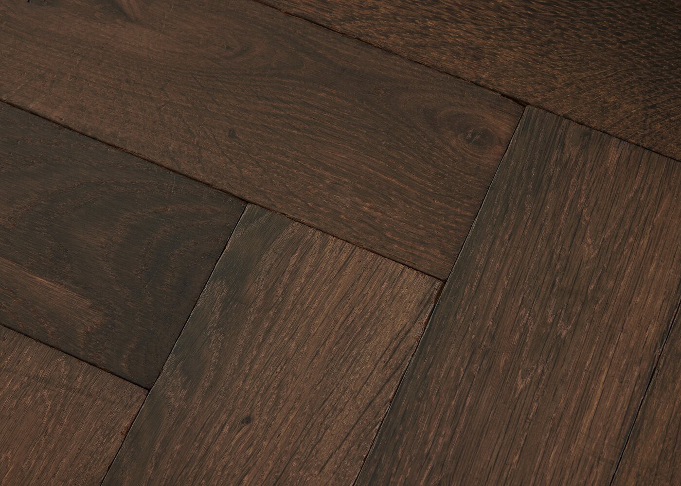 Parquet ch&ecirc;ne massif GERONE B&acirc;ton rompu El&eacute;gance vieilli huile cire 14x110x600