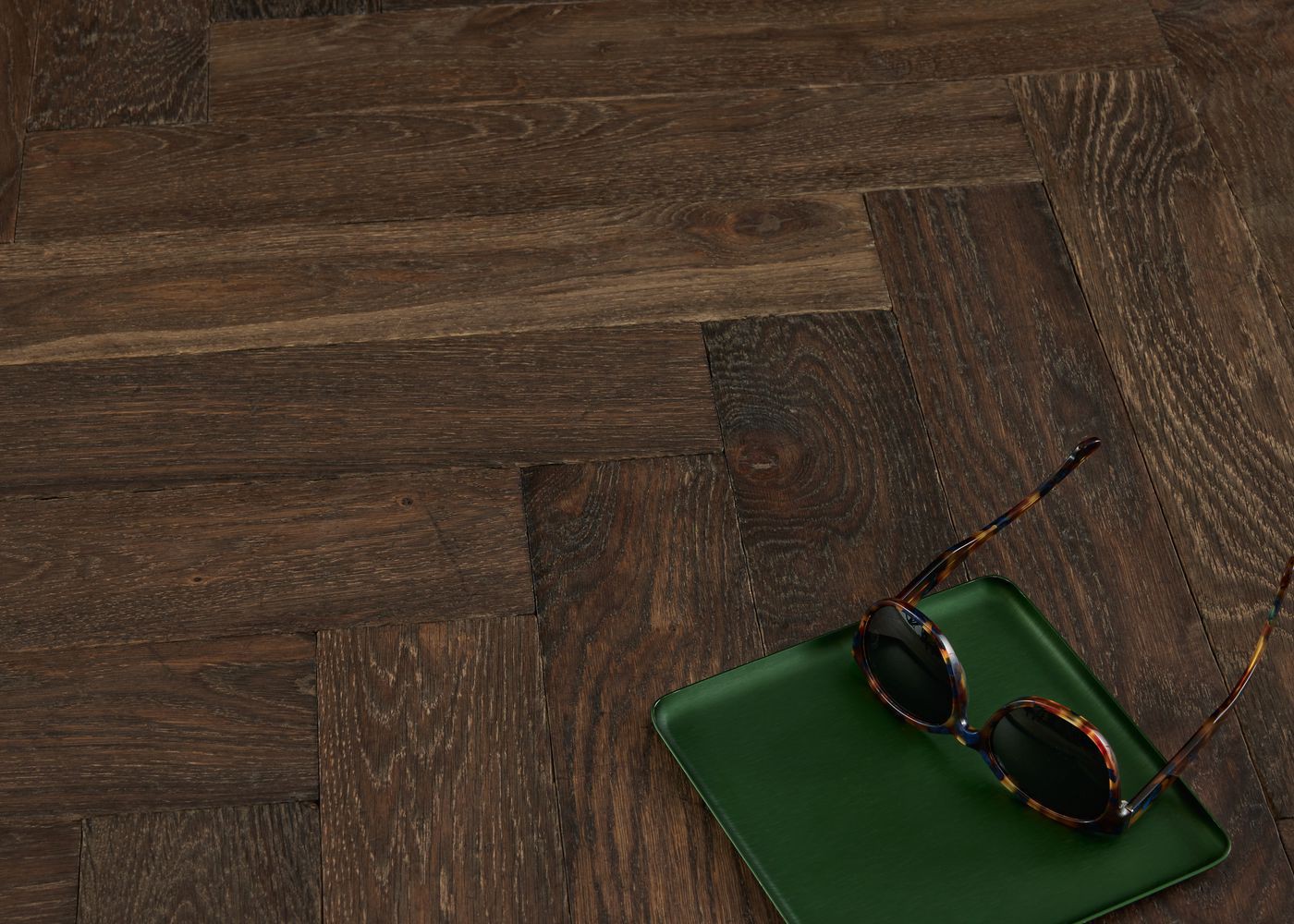 Parquet chêne massif PAMPELUNE Bâton rompu Elégance vieilli huile cire 14x110x600