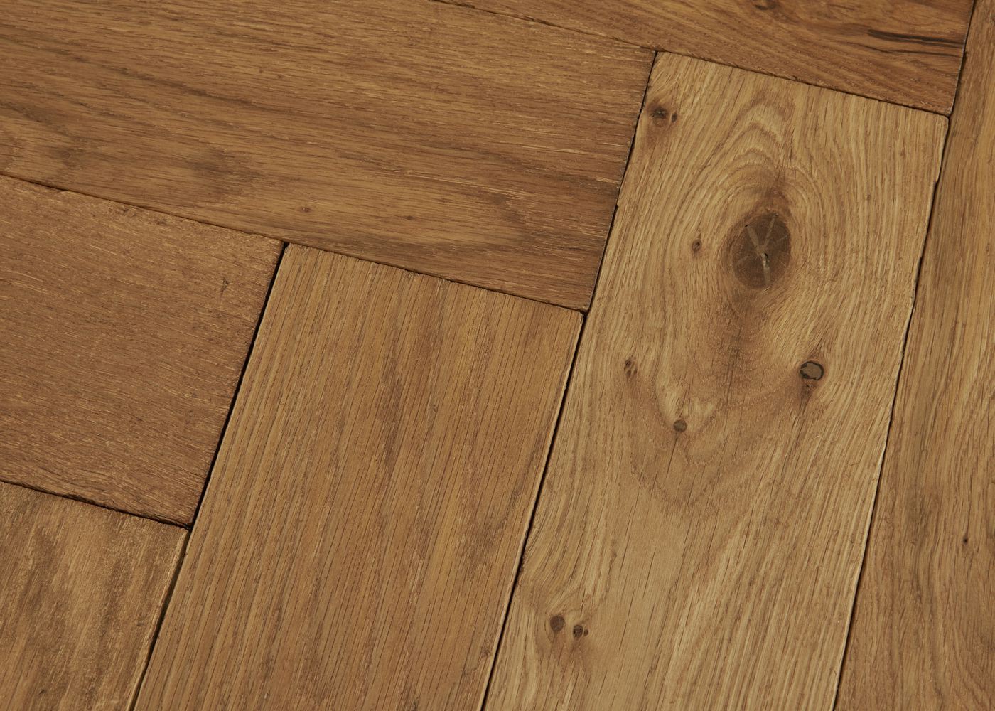 Parquet chêne massif VALENCE Bâton rompu Elégance vieilli huile cire 14x110x600