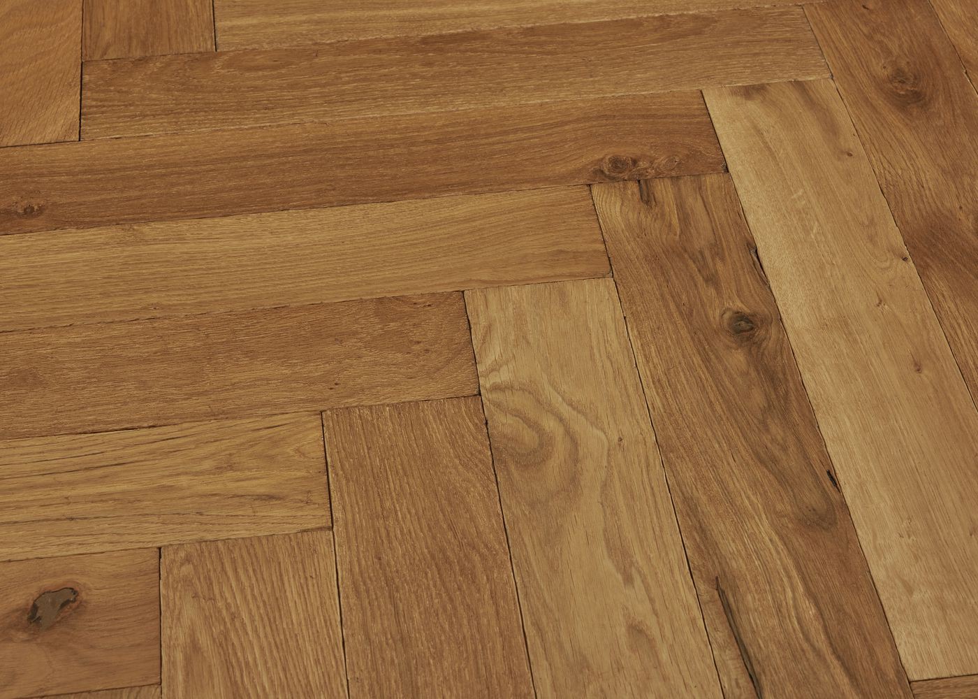 Parquet chêne massif VALENCE Bâton rompu Elégance vieilli huile cire 14x110x600