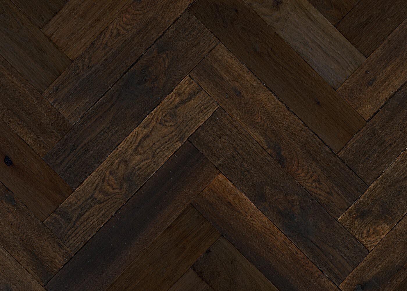 Parquet chêne massif EVORA Bâton rompu Elégance vieilli très accentué huile cire 14x110x600