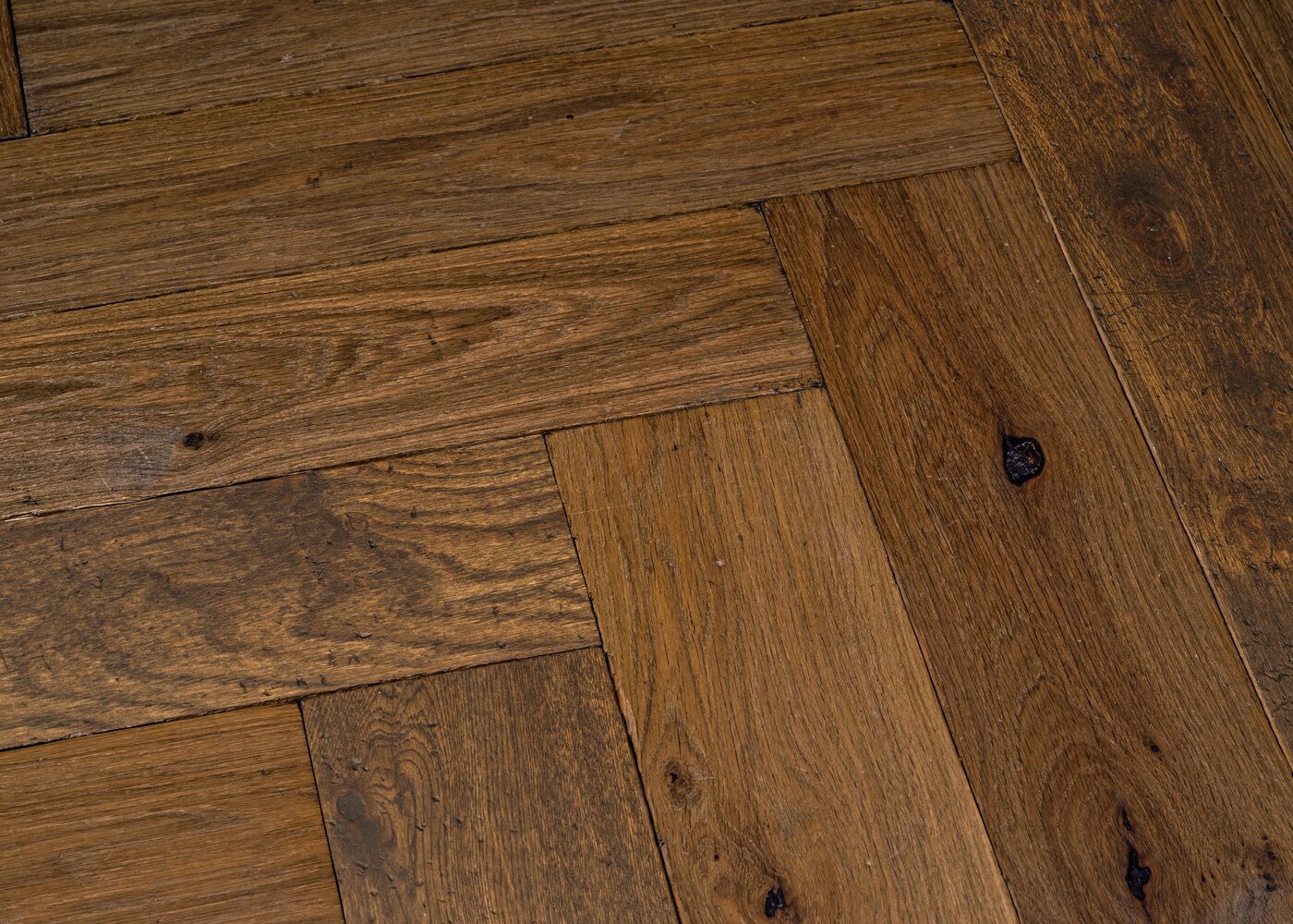 Parquet chêne massif OTTAWA Bâton rompu Elégance vieilli très accentué huile cire 14x110x600