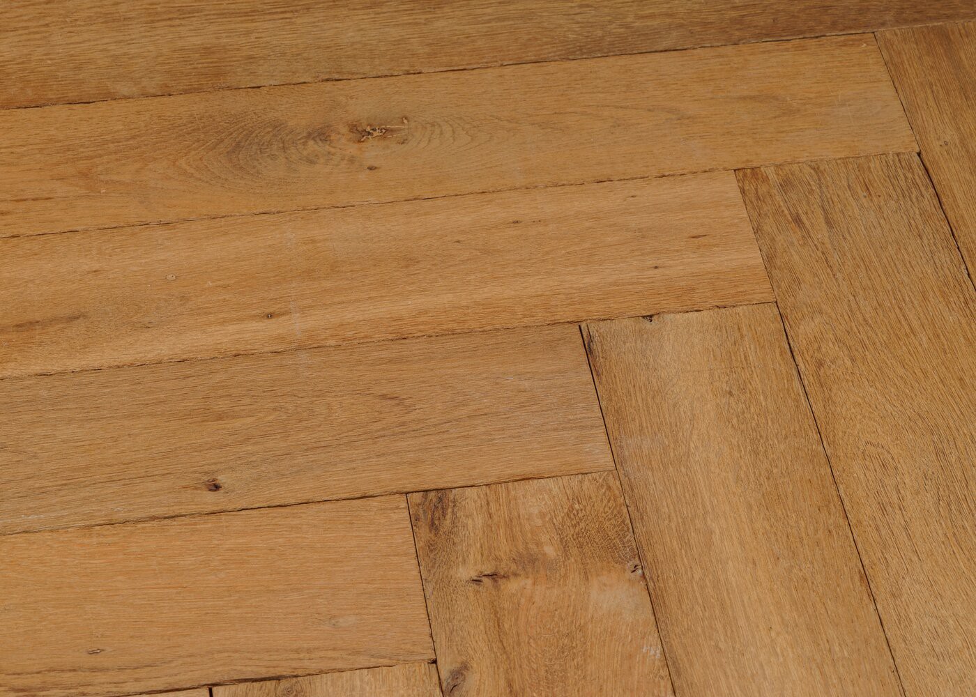 Parquet chêne contrecollé NOTTINGHAM vieilli bâton rompu huile cire 15x120x720