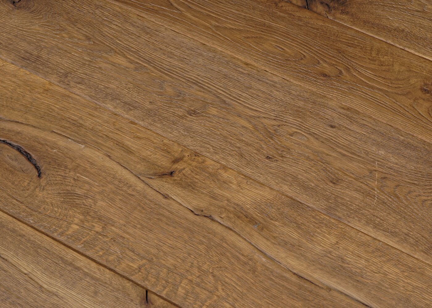 Parquet chêne massif BELFAST brossé intense usé déformé huile aqua 20-23x140-220x1800-2700