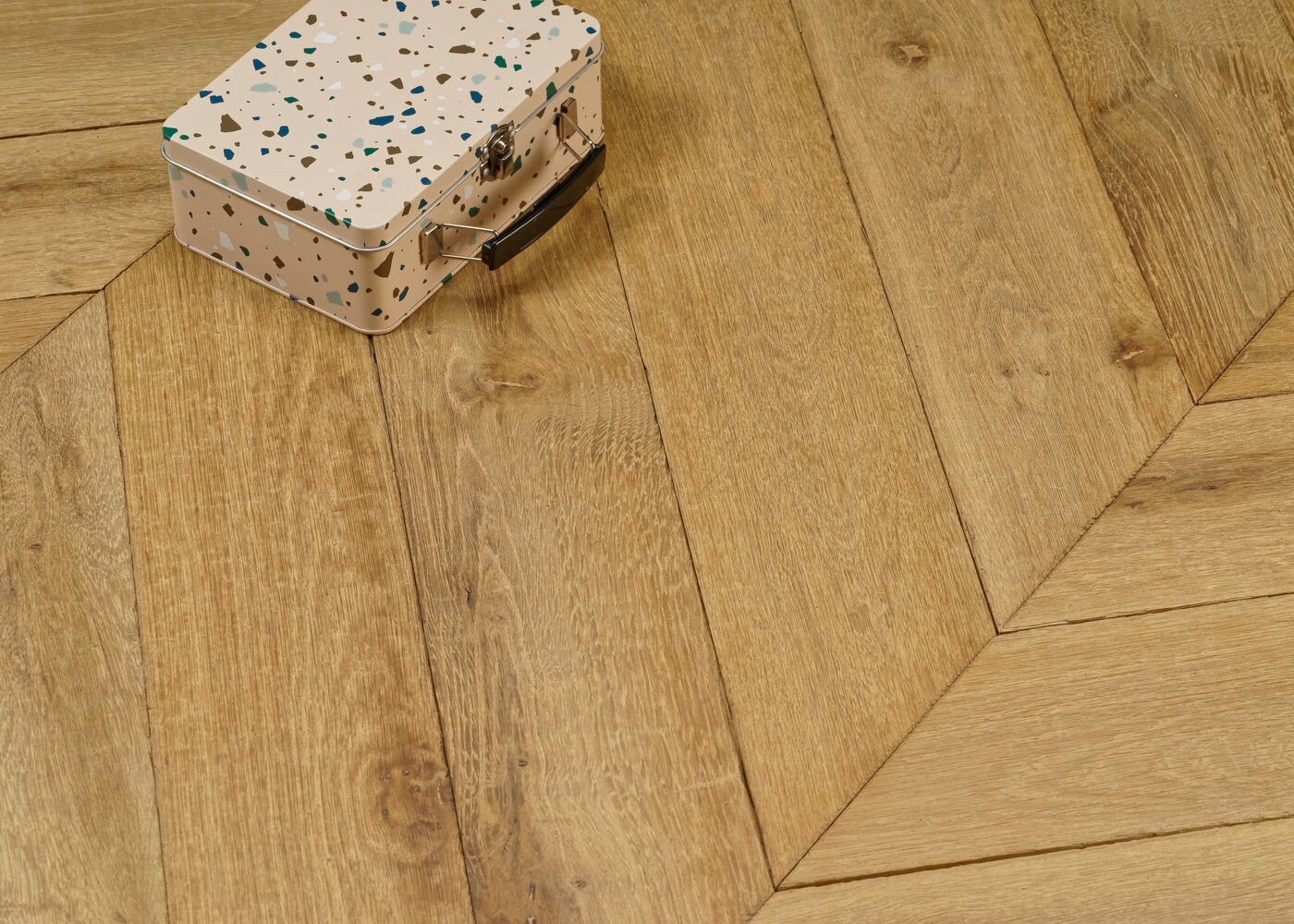 Parquet chêne massif GONAVE Point de Hongrie vieilli huile cire 15x120x650(PàT) 45°