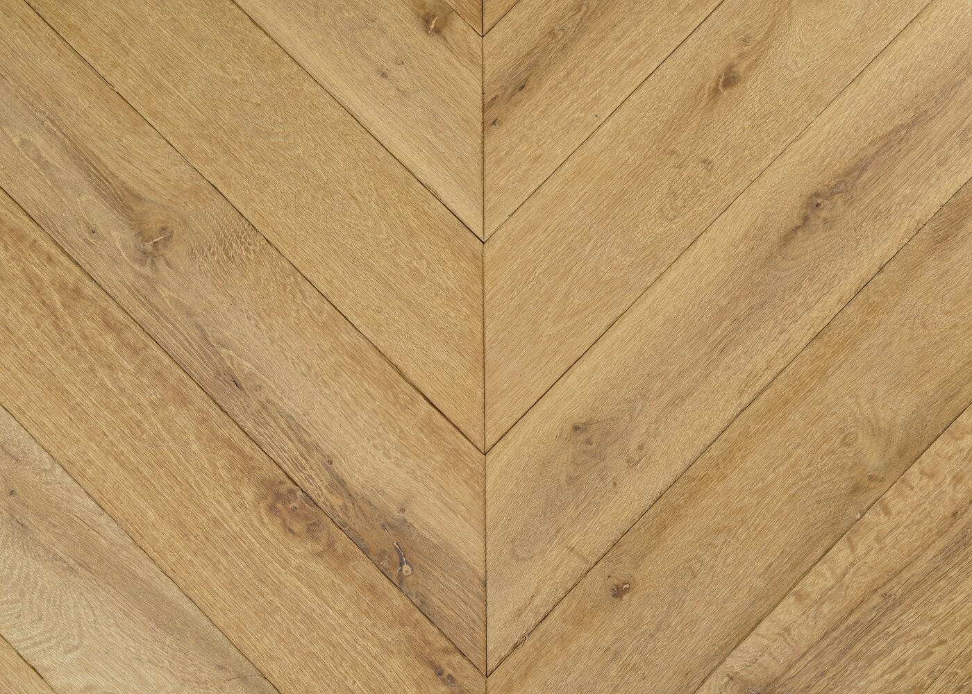 Parquet chêne massif GONAVE Point de Hongrie vieilli huile cire 15x120x650(PàT) 45°