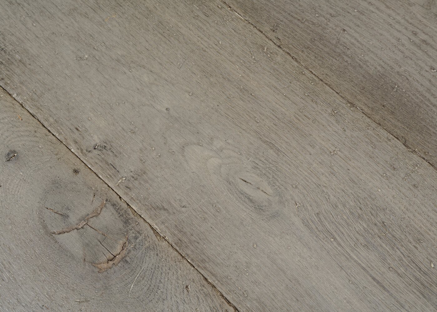 Parquet chêne massif BARBADE vieilli huile aqua 15x120-200x1800-2700x140-220x1800-2700