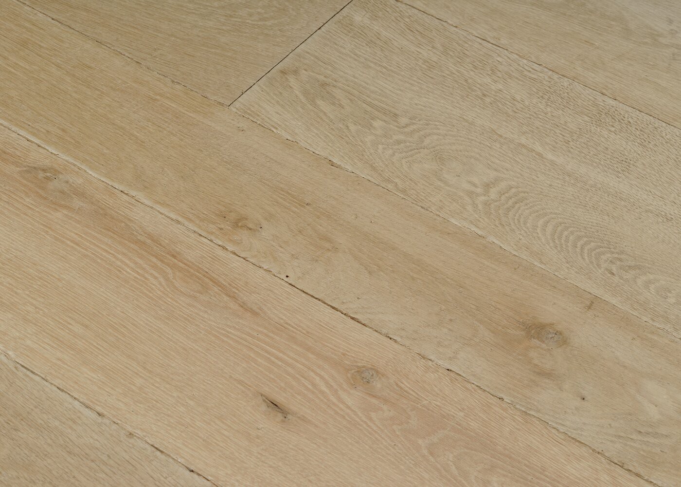 Parquet ch&ecirc;ne massif CAMBRIDGE vieilli huile aqua 15x90x1700-2700
