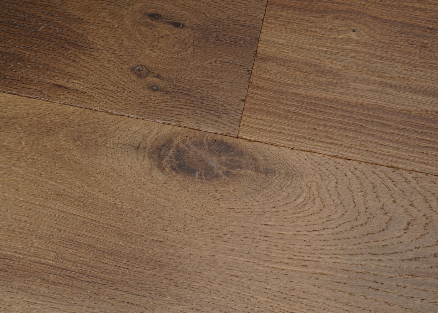 Parquet chêne massif thermo-chauffé CORTON huilé vieilli 23x180