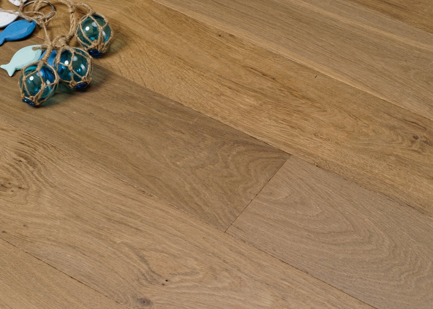 Parquet chêne massif thermo-chauffé LOUVRE huilé vieilli 23x180