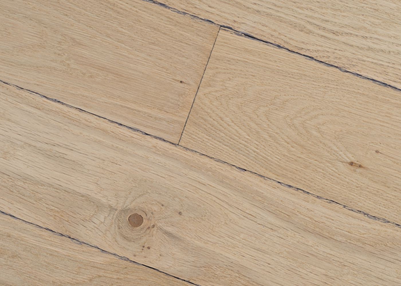Parquet chêne massif LOUXOR Elégance vieilli vernis aqua 14x110x500-2000