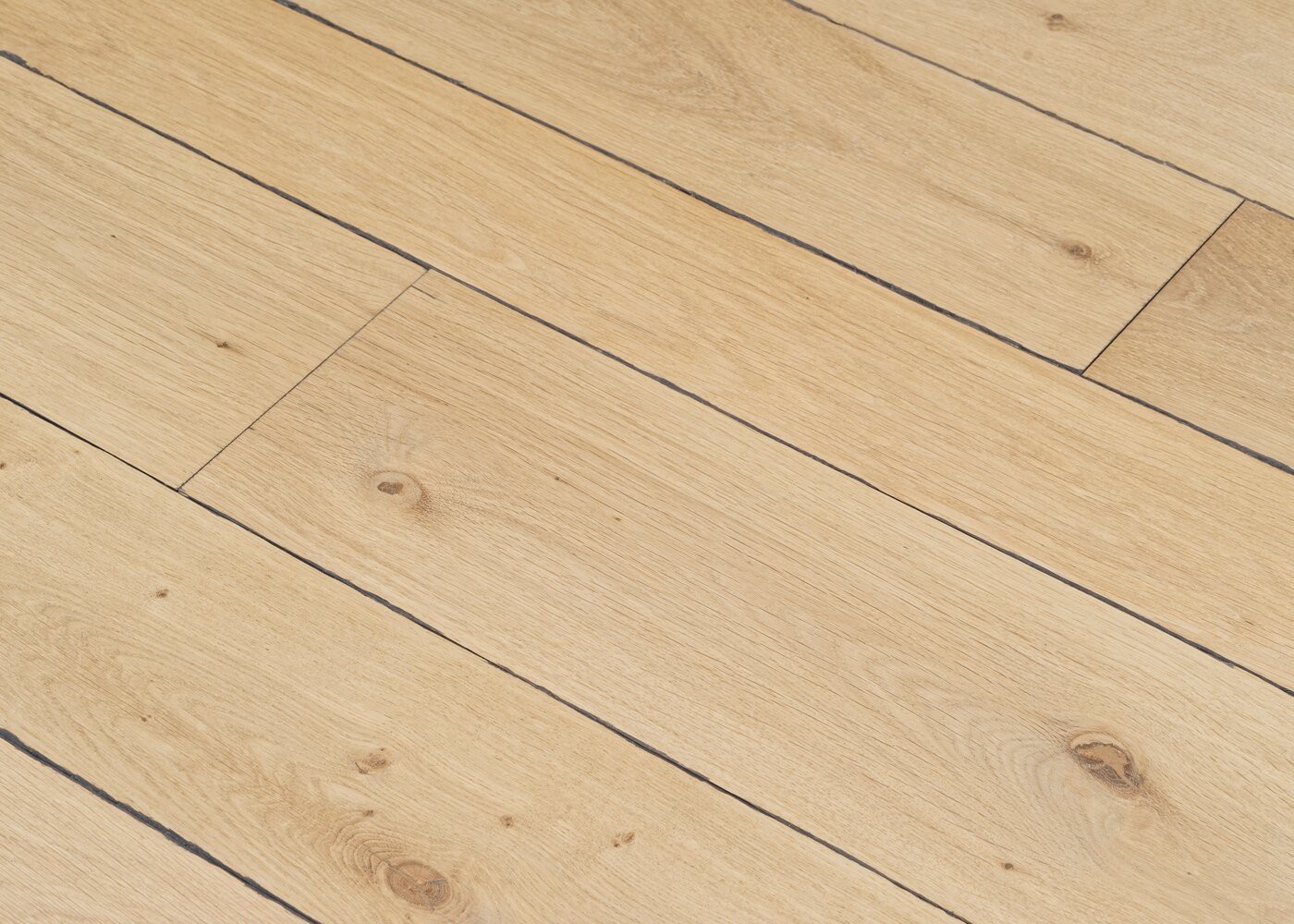 Parquet chêne massif LUCCA Elégance vieilli vernis aqua 14x110x500-2000