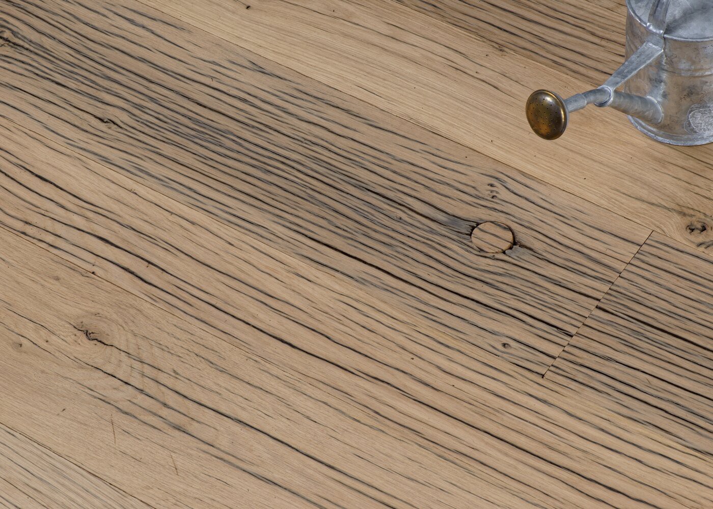 Plancher chêne contrecollé vieux fond de wagon Matière Brut OSTENDE 18x120-210x500-1500