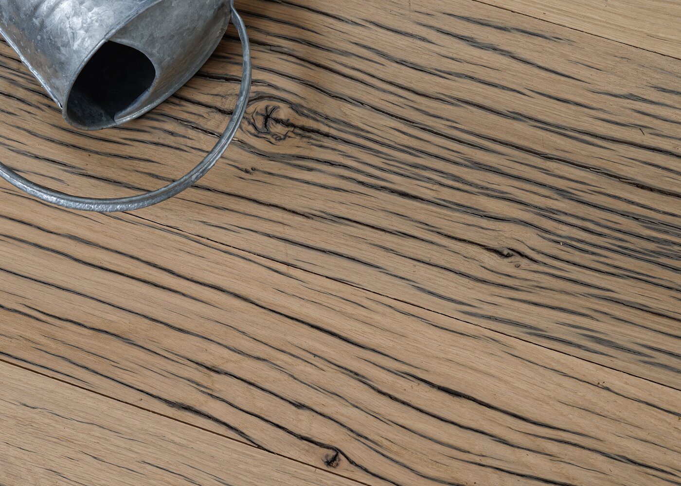 Plancher chêne contrecollé vieux fond de wagon Matière Brut OSTENDE 18x120-210x500-1500