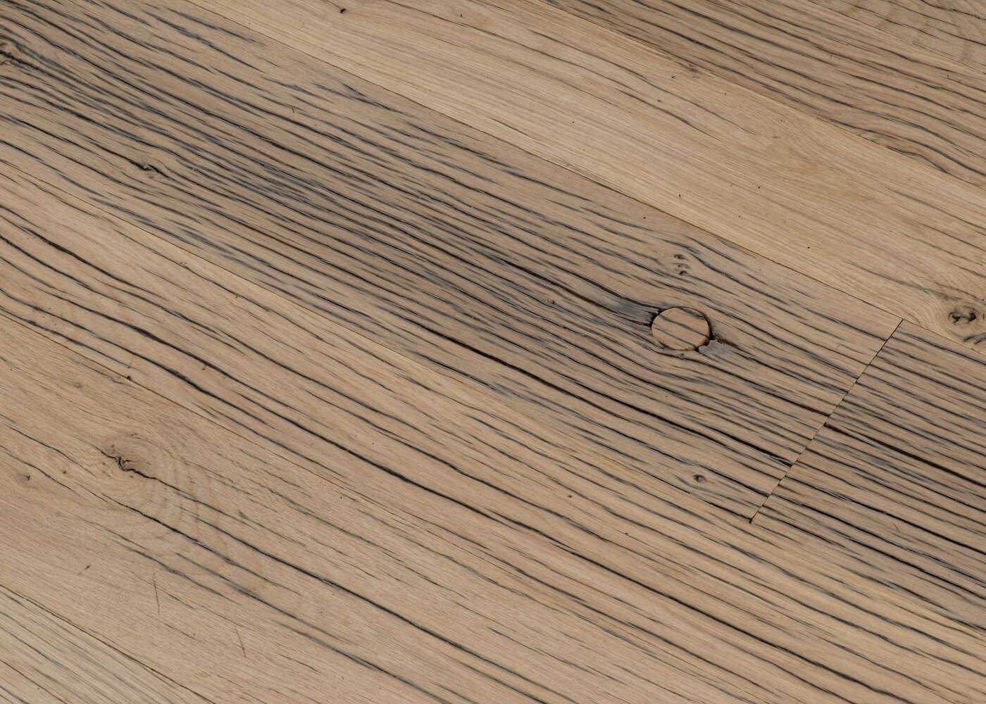 Plancher chêne contrecollé vieux fond de wagon Matière Brut OSTENDE 18x120-210x500-1500