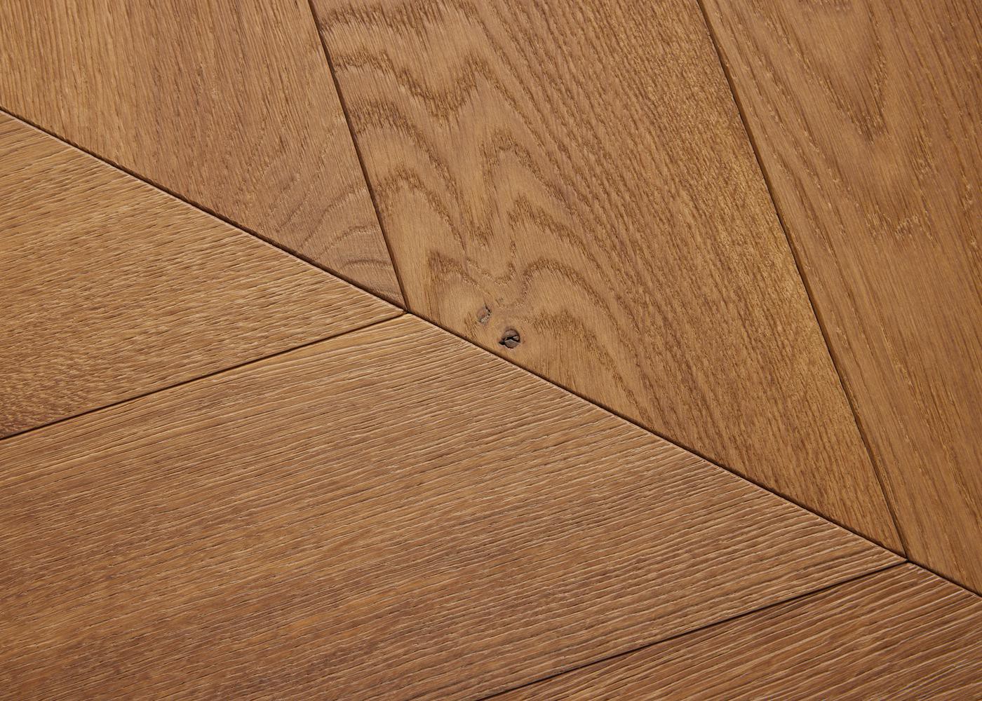 Parquet chêne massif SYRACUSE Point de Hongrie brossé GO2 huile cire 15x120x650(PàT) 45°