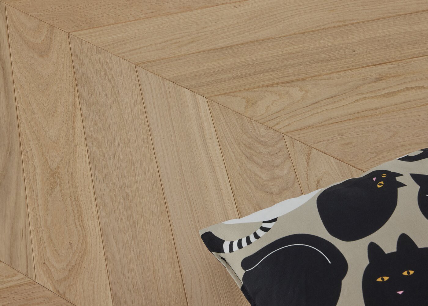 Parquet chêne massif Point de Hongrie Go4 brossé vernis mat PRBis Rivoli 15x90x600 (PàP)