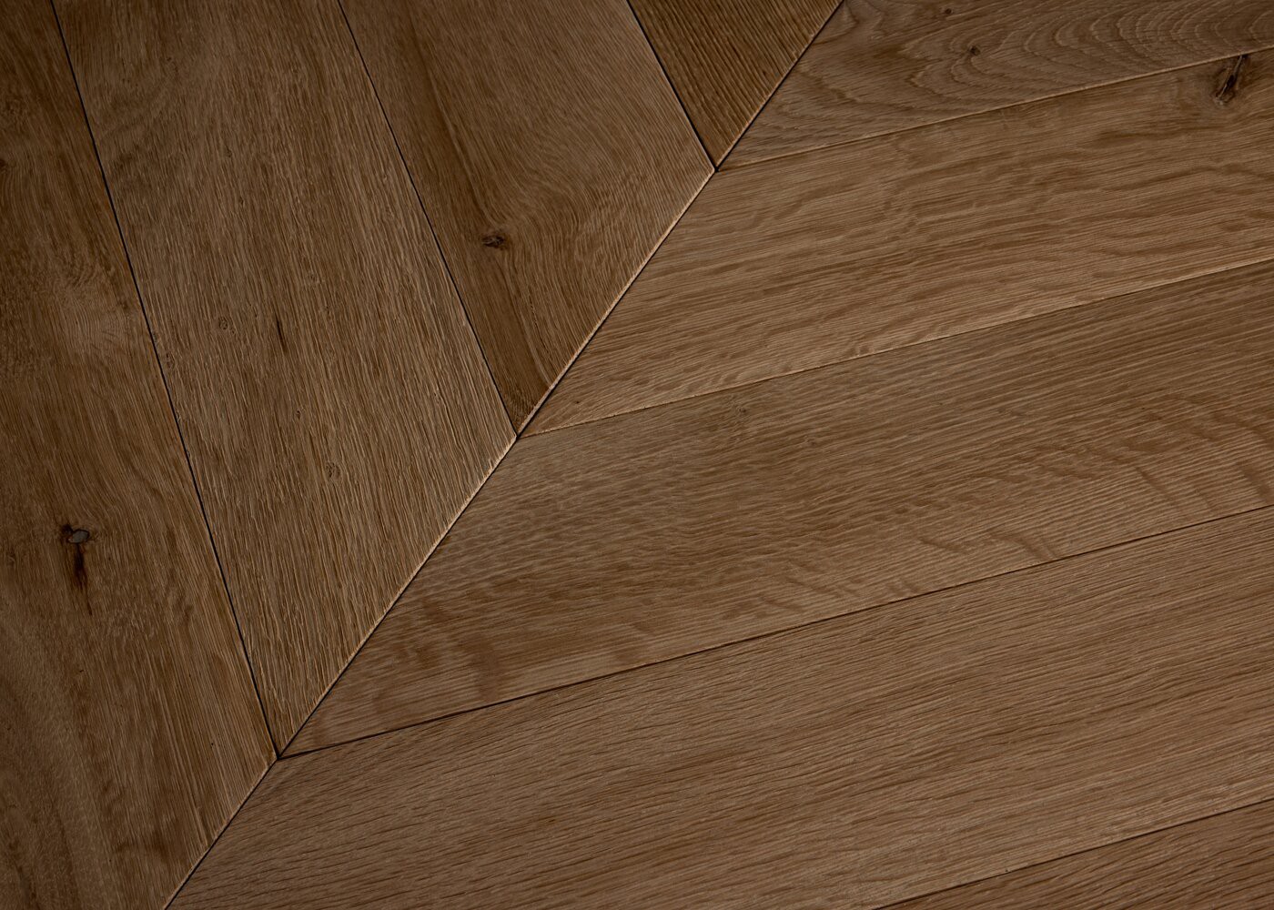 Parquet ch&ecirc;ne contrecoll&eacute; DUBLIN bross&eacute; Point de Hongrie 45&deg; huile cire 15x120x650 (P&agrave;T)