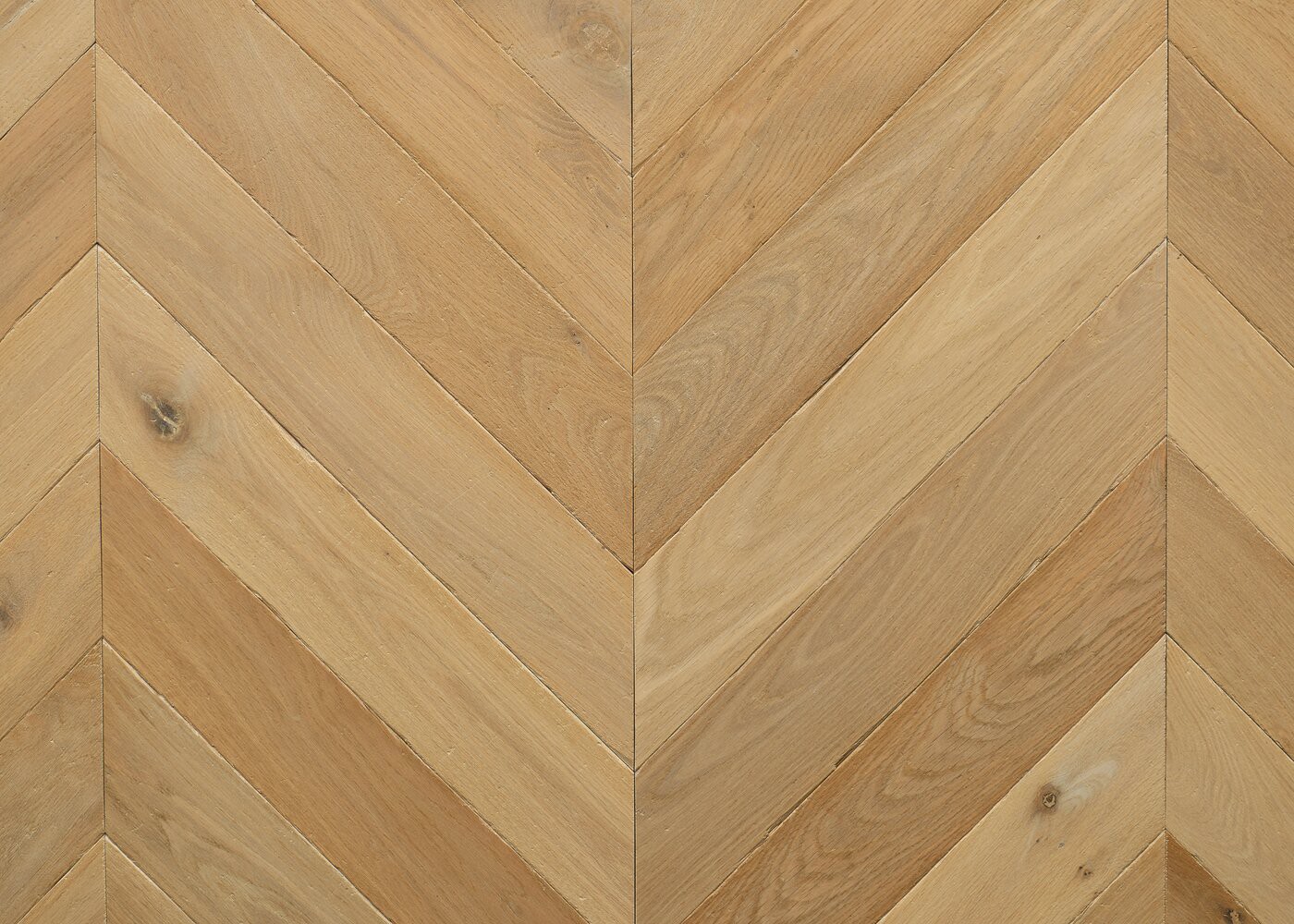 Parquet chêne massif CORDOUE Point de Hongrie vieilli huile aqua 15x120x650(PàT) 45°