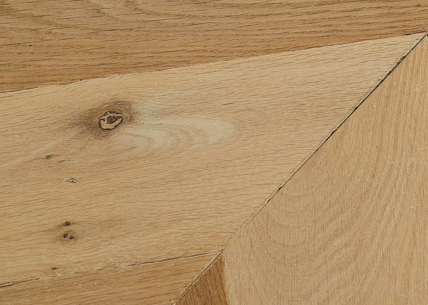 Parquet chêne massif CORDOUE Point de Hongrie vieilli huile aqua 15x120x650(PàT) 45°