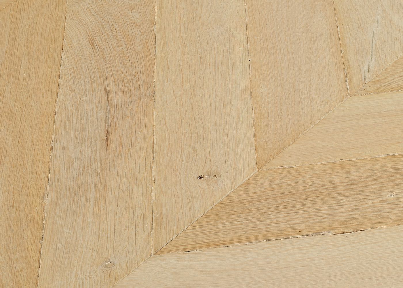 Parquet chêne massif PALMA Point de Hongrie vieilli huile aqua 15x120x650(PàT) 45°